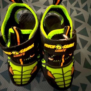 Boys Skech Saurus sandals